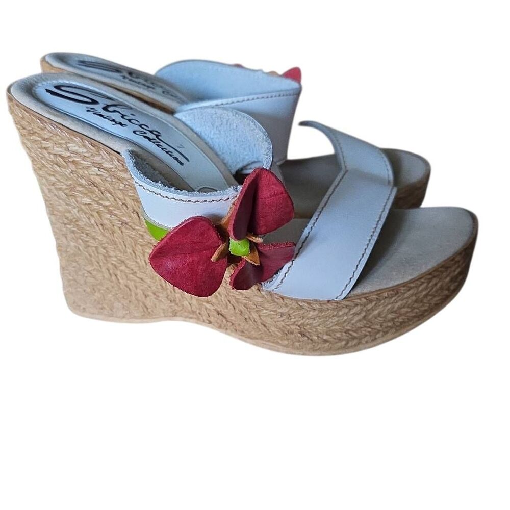 Sbicca Women's Size 7 White Leather Red Flower Espadrille Slide on Wedge Heels - Picture 3 of 8